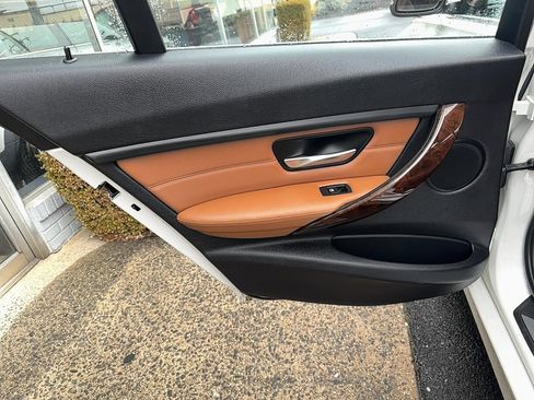 Used 2014 BMW 335i Sedan RWD image 21