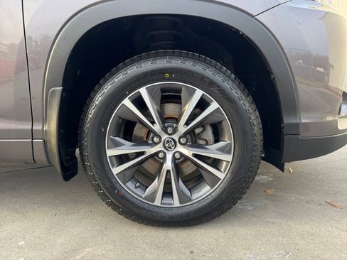 Used 2018 Toyota Highlander Plus image 29