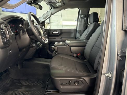 Used 2025 Chevrolet Silverado 1500 Custom Trail Boss w/ Dark Appearance Package AWD/4WD image 12