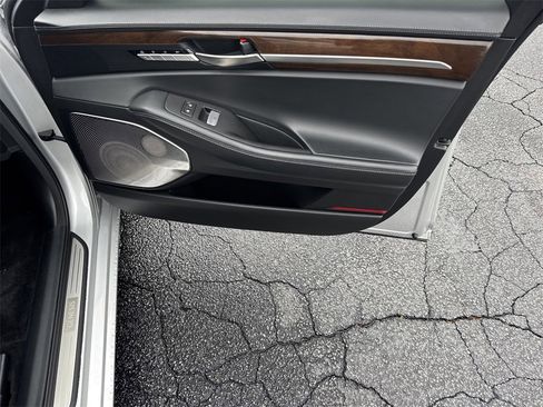 Used 2019 Genesis G90 3.3T Premium image 14