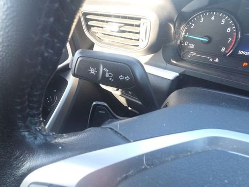 Used 2020 Ford Explorer XLT image 32