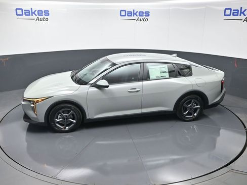 New 2026 Kia K4 LXS image 47