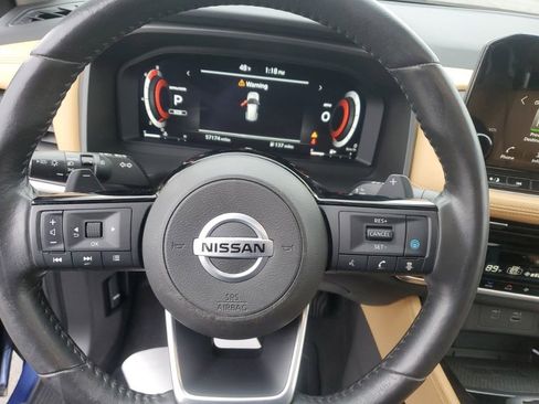 Used 2021 Nissan Rogue Platinum image 16