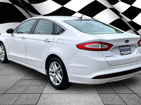 Used 2016 Ford Fusion SE w/ Equipment Group 202A FWD image 12