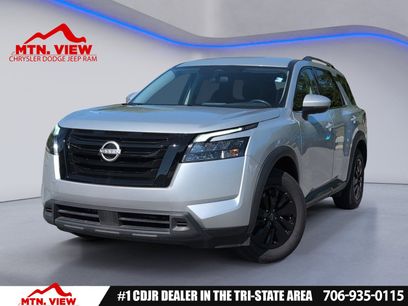 Used 2024 Nissan Pathfinder SV