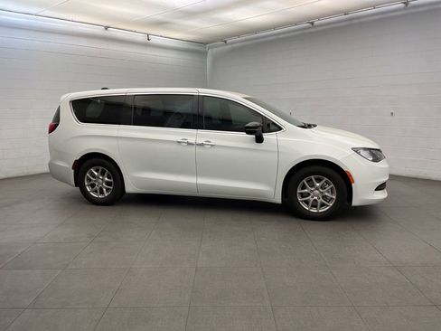 New 2026 Chrysler Voyager LX image 2