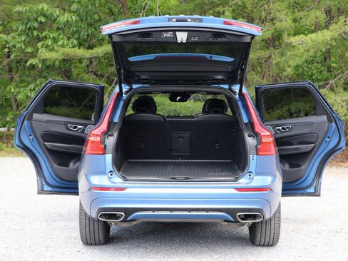 Used 2019 Volvo XC60 T5 R-Design w/ Protection Package Premier AWD/4WD image 6
