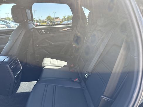 Used 2019 Porsche Cayenne S AWD/4WD image 14