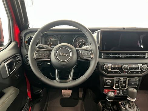 New 2025 Jeep Gladiator Mojave image 12