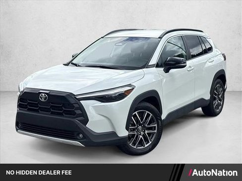 Used 2026 Toyota Corolla Cross XLE FWD image 1