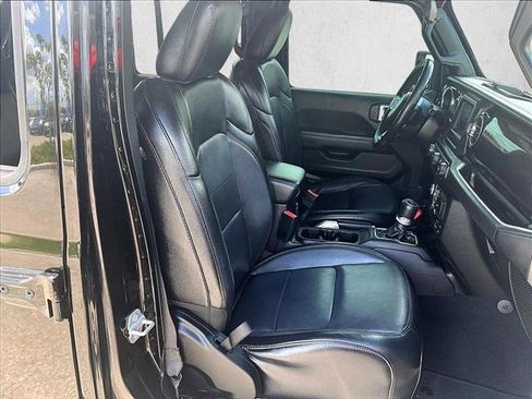 Used 2020 Jeep Wrangler Unlimited Sahara AWD/4WD image 9