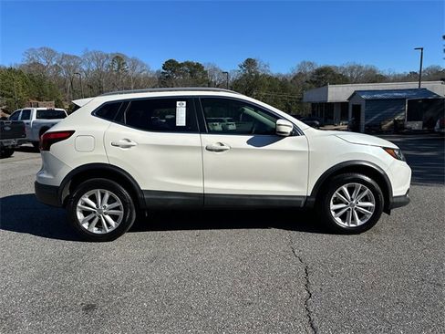 Used 2018 Nissan Rogue Sport SV image 8