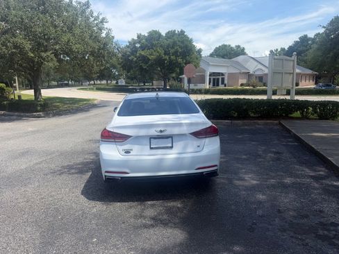 Used 2015 Hyundai Genesis 3.8 RWD image 9