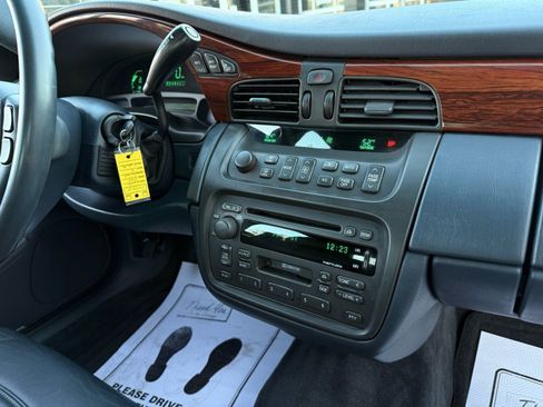Used 2002 Cadillac De Ville image 25