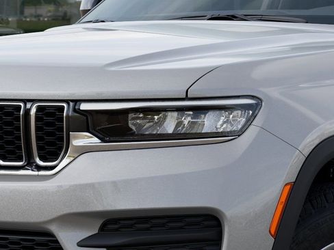 New 2025 Jeep Grand Cherokee Laredo X w/ Luxury Tech Group I AWD/4WD image 10