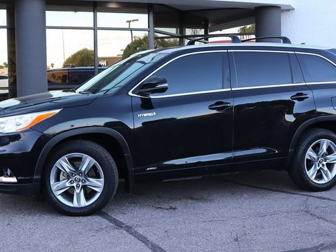 Used 2016 Toyota Highlander Limited Platinum AWD/4WD image 4