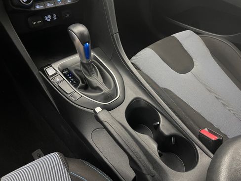 Used 2019 Hyundai Veloster 2.0 FWD image 25