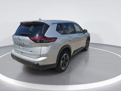 Used 2025 Nissan Rogue SV AWD/4WD image 8