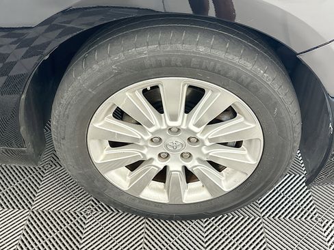 Used 2016 Toyota Sienna Limited FWD image 10