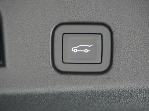 New 2026 Chevrolet Traverse RS w/ LPO, Floor Liner Package image 7