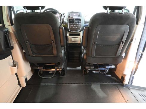 Used 2017 Dodge Grand Caravan SE w/ Power Window Group FWD image 20