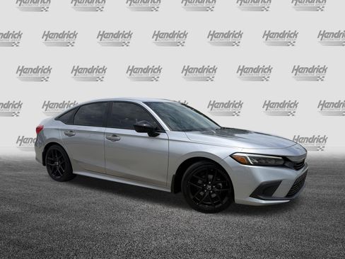 Used 2023 Honda Civic Sport image 2