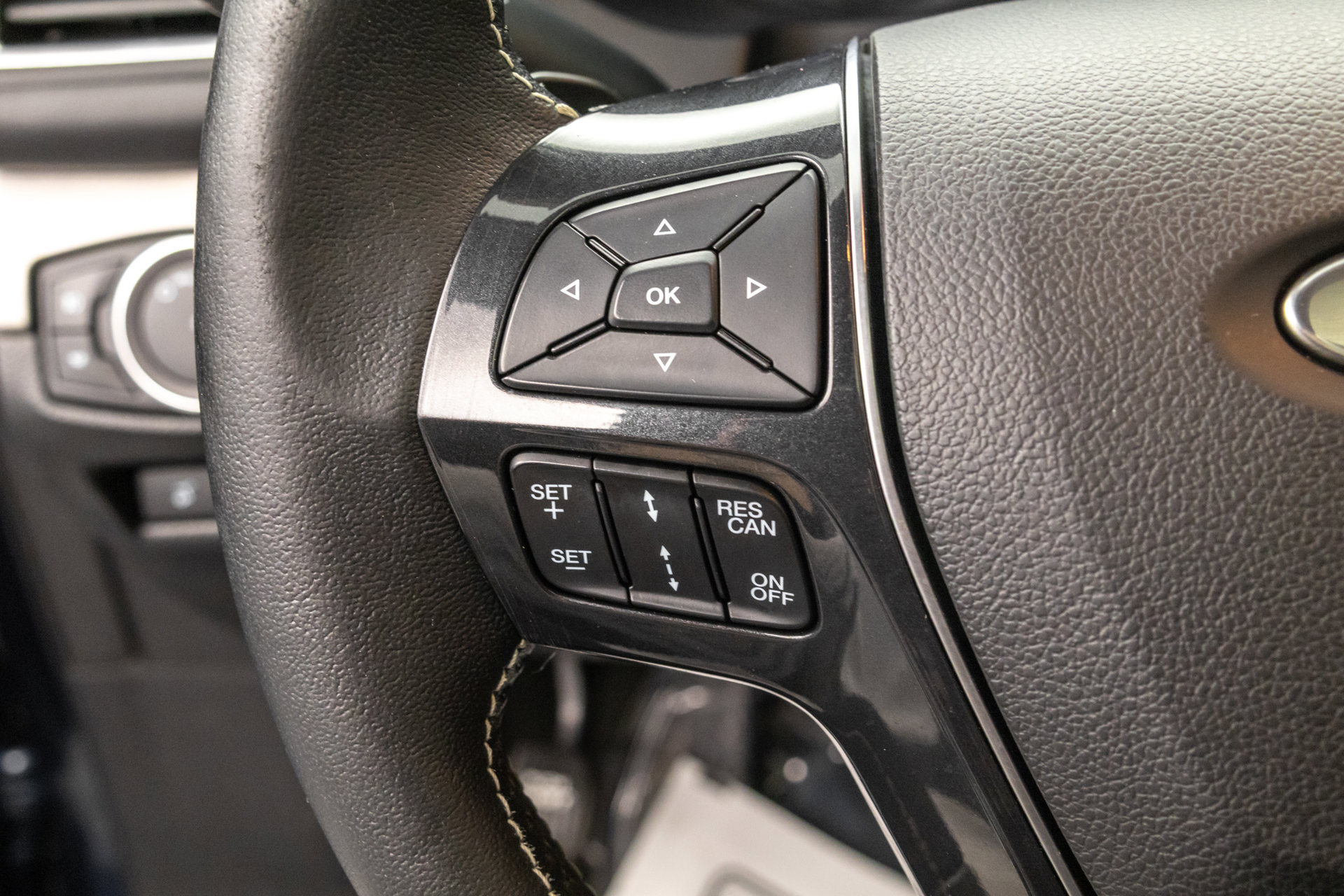 Used 2017 Ford Explorer Platinum AWD/4WD image 18