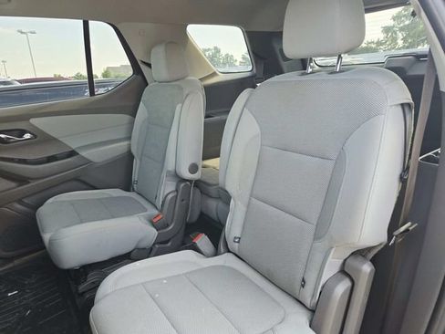 Used 2019 Chevrolet Traverse LT FWD image 8