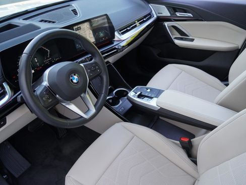 Used 2023 BMW X1 xDrive28i w/ Premium Package AWD/4WD image 9