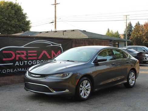 Used 2016 Chrysler 200 Limited image 1