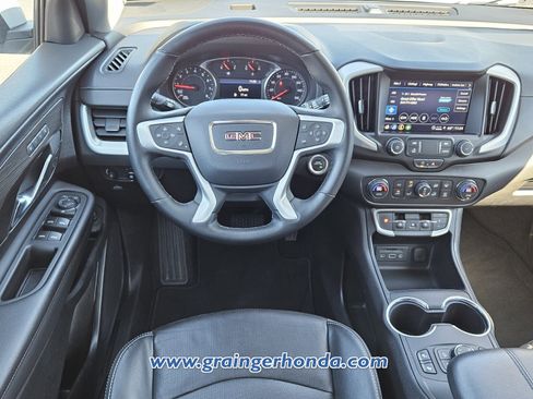 Used 2023 GMC Terrain SLT image 12