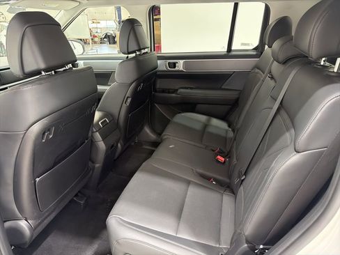 Used 2025 Hyundai Santa Fe SEL image 25