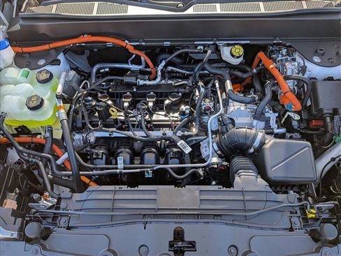 New 2025 Ford Maverick XL image 18