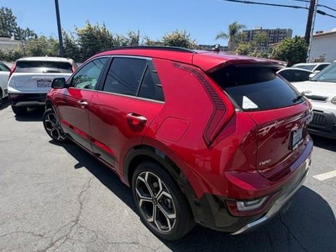 Certified 2025 Kia Niro SX Touring FWD image 6