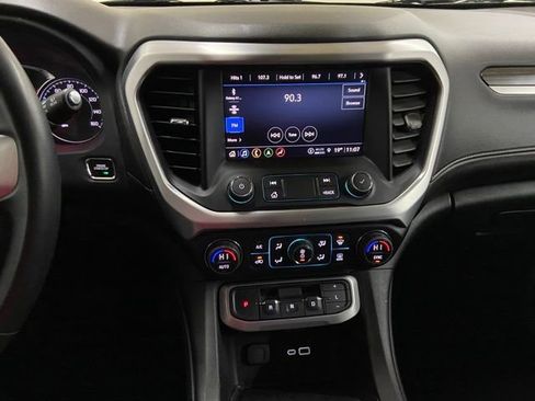 Used 2023 GMC Acadia SLT image 40