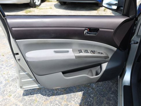 Used 2005 Toyota Prius FWD image 15
