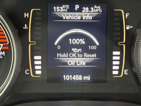 Used 2021 Jeep Cherokee Latitude Plus AWD/4WD image 27