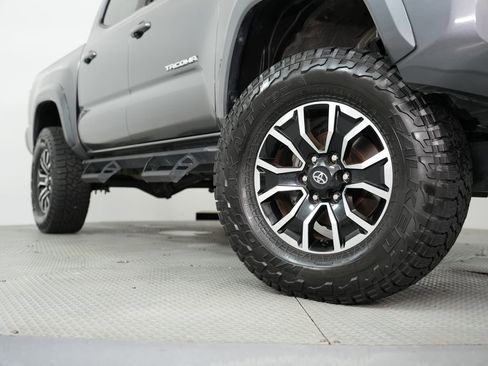 Used 2022 Toyota Tacoma TRD Sport w/ Technology Package image 16