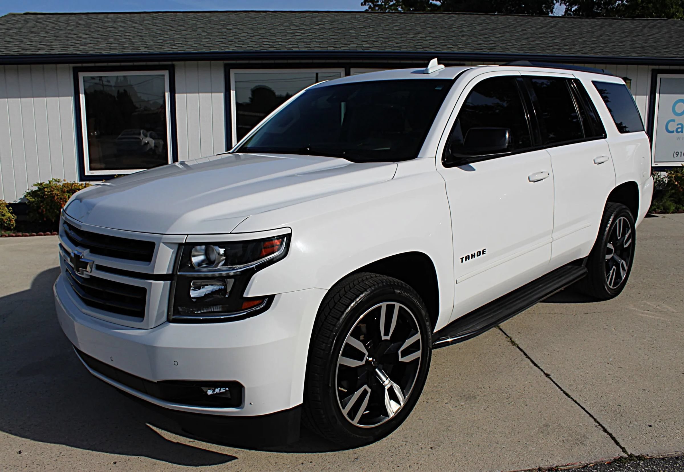 Used 2018 Chevrolet Tahoe Premier w/ RST 6.2L Performance Edition AWD/4WD image 34