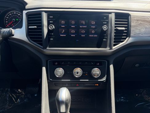 Used 2020 Volkswagen Atlas Cross Sport SE AWD/4WD image 28