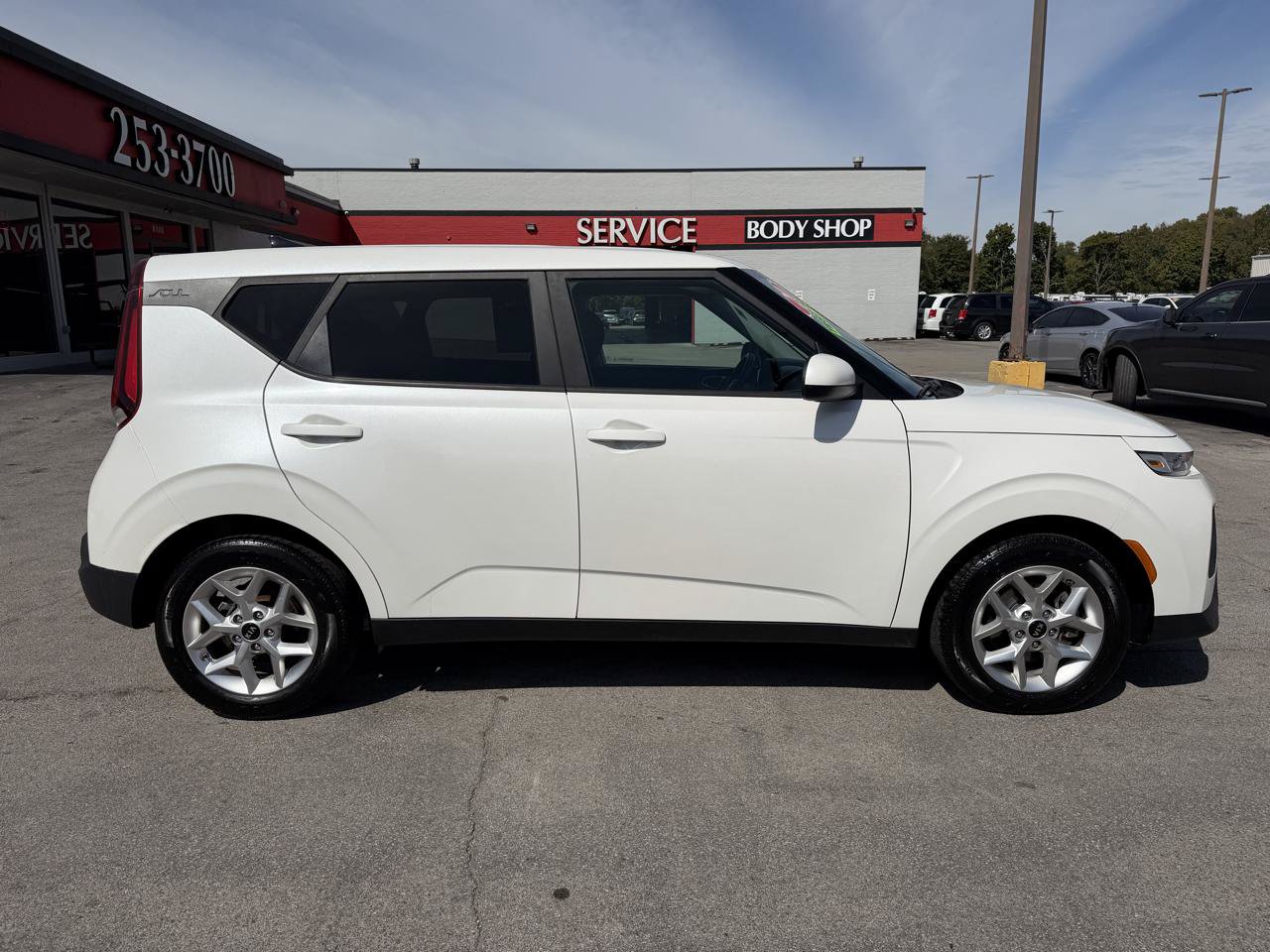 Used 2020 Kia Soul S FWD image 2