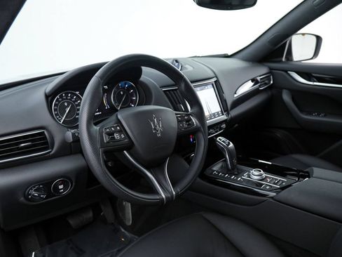 Certified 2023 Maserati Levante GT AWD/4WD image 17