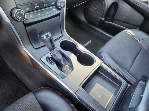 Used 2016 Toyota Camry XLE image 17