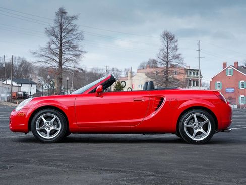 Used 2003 Toyota MR2 image 20