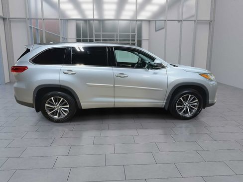 Used 2018 Toyota Highlander XLE w/ Protection Package #3 AWD/4WD image 9