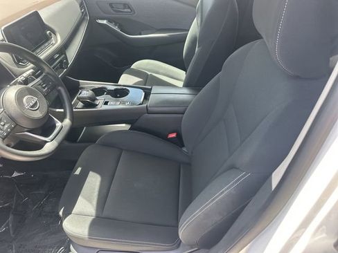Used 2023 Nissan Rogue S FWD image 17
