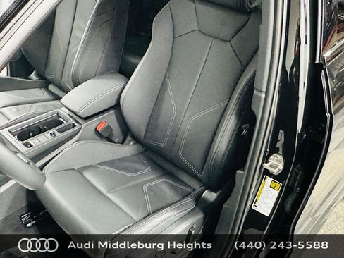 Certified 2025 Audi Q3 2.0T Premium w/ Convenience Package image 26