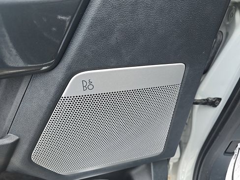 Used 2023 Ford F150 Lariat w/ Equipment Group 502A High image 8