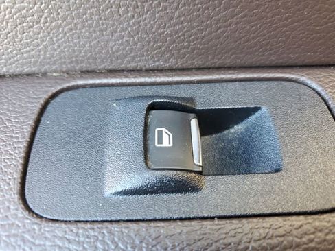 Used 2019 Ford F150 Lariat image 14