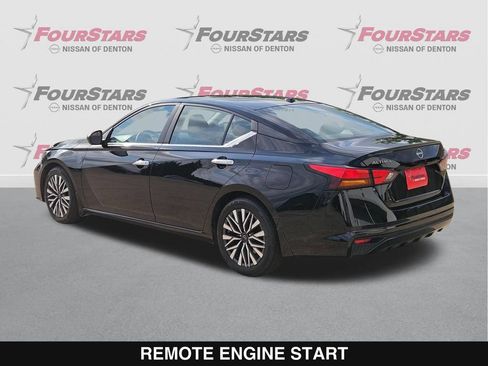 Used 2024 Nissan Altima 2.5 SV FWD image 7